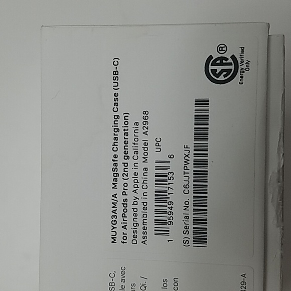 Airpods Pro charging case - Picture 3 of 9